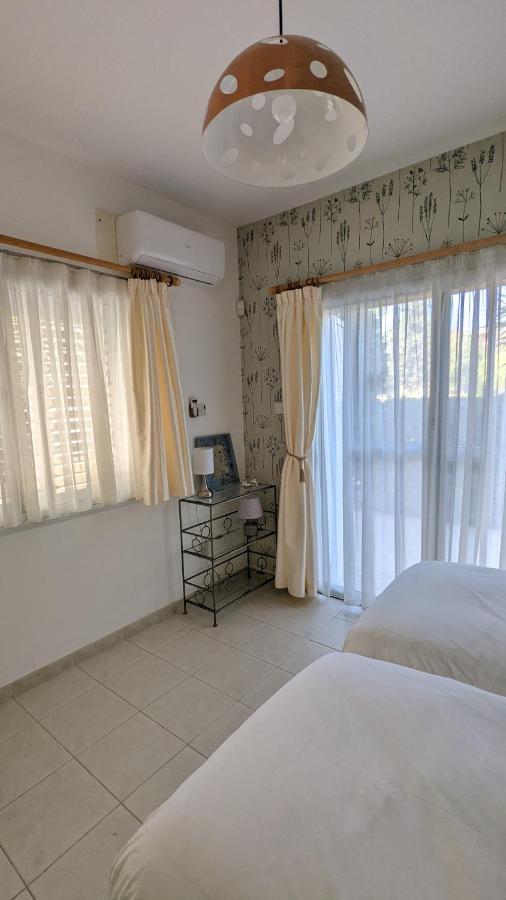 Stylish Garden Apartment At Paphos Harbour Exterior photo